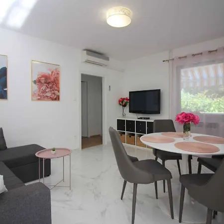 In Porec/istrien 40339 Apartment Porec